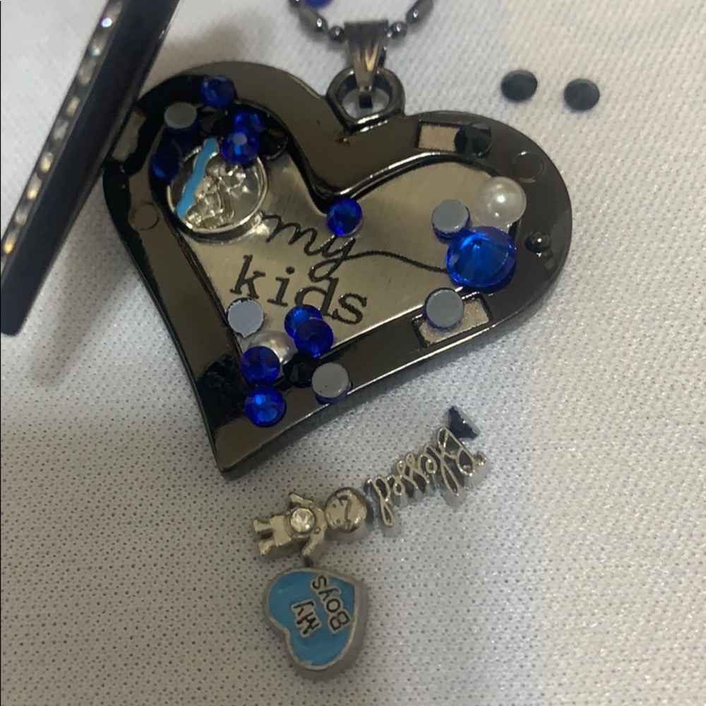 Floating Necklace - Picture 14 of 16